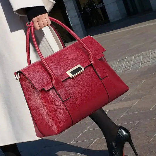 2025 New Genuine Leather Briefcase Women Handbags Large Capacity Ladies Fashion Cowhide Shoulder Messenger Bags Portable in red.